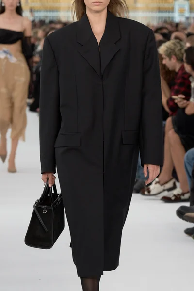 Look 8